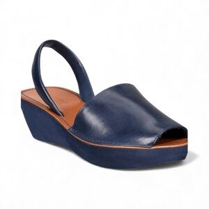 Kenneth Cole Fine Glass Navy Leather Sandals, size 7 NEW
